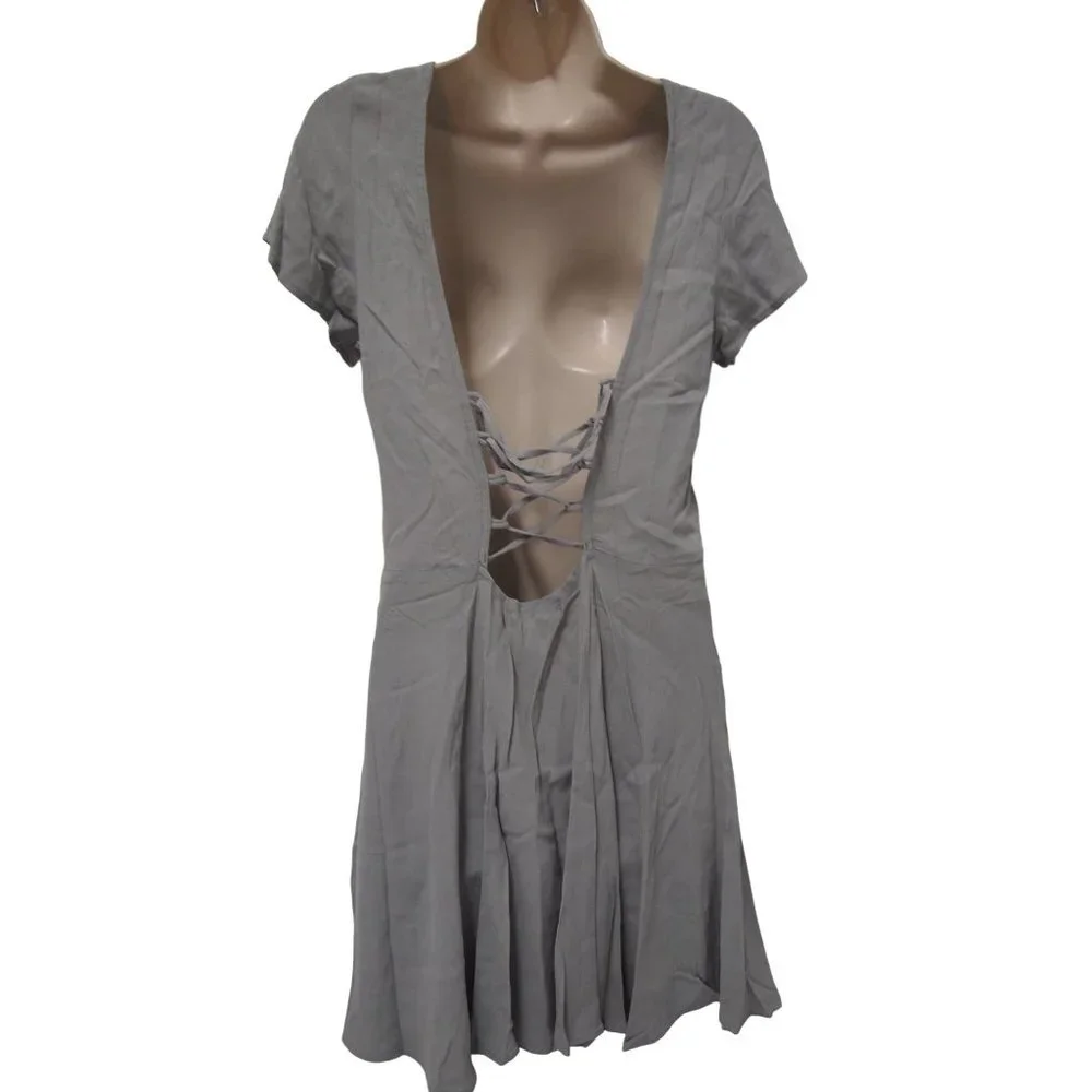 Flynn Skye Womens Dress M Mini Lace Up Back Skater Grey Made in USA Short Sleeve - Picture 3 of 5